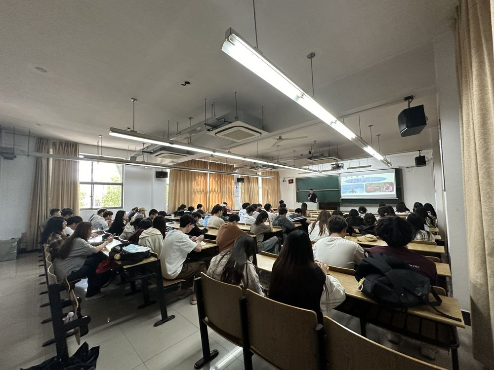  ■不朽情缘 ■科技集团在南京邮电大学通达学院举办讲座